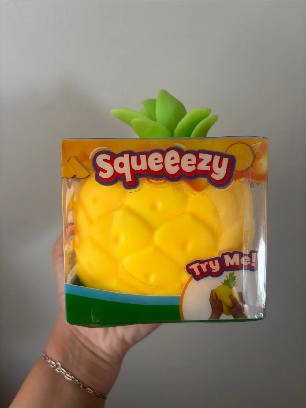Sunny Days Entertainment Squeeezy Pineapple fidget toy